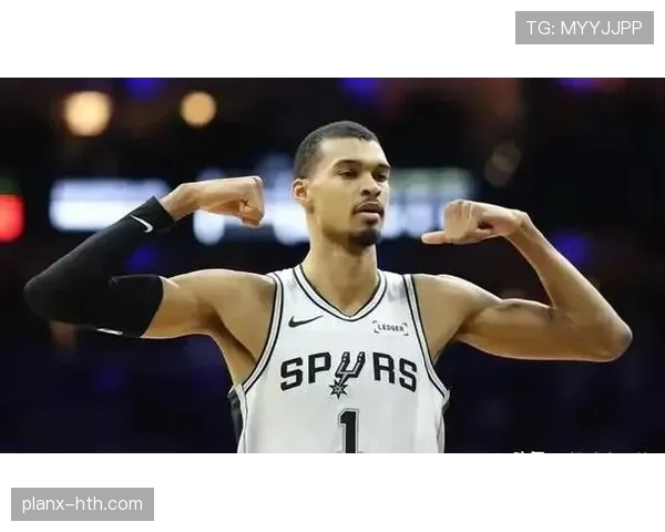 文班亚马无球跑位制造空位，效率胜过约基奇式策应