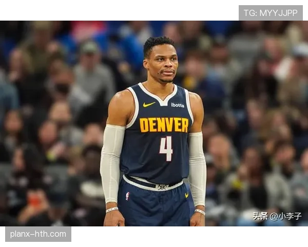 哈利伯顿突破威少制造错位 提升国王关键时刻得分效率