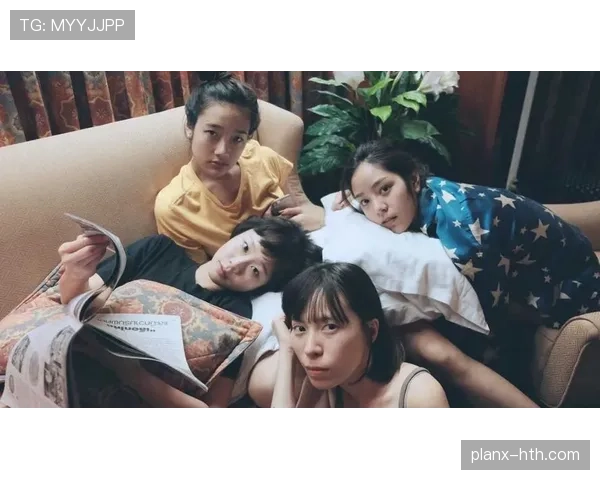 施洋那个夏天居然没一个夜店照，带娃还是主角？